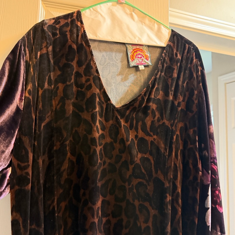 Leopard Print velvet  V-Neck Dress - Picture 5 of 5